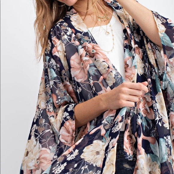 LAST ONE Floral kimono style cardigan - Picture 3 of 5